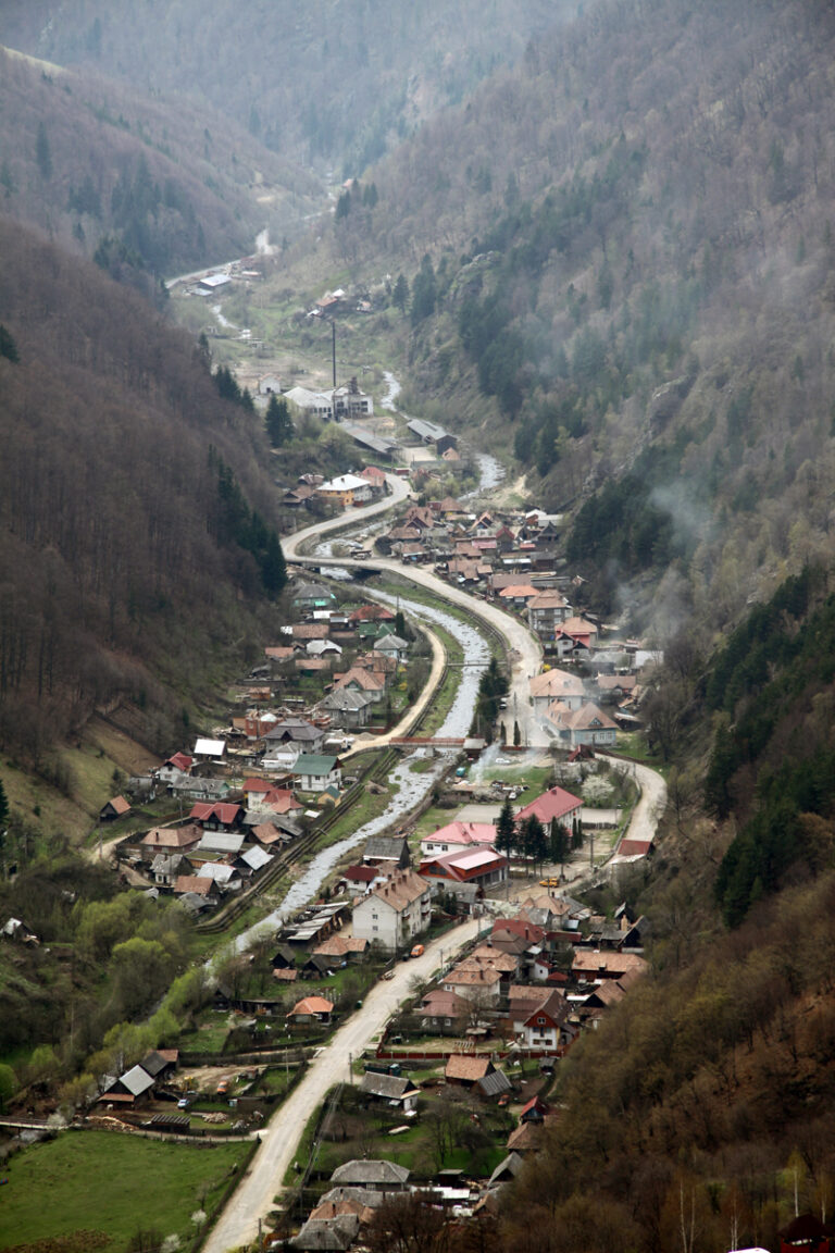 Localitatea dintre Văi – Valea Ierii